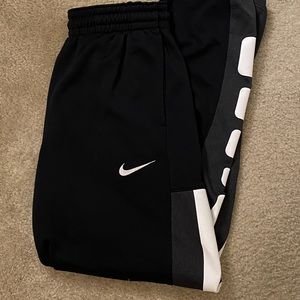 Nike sweatpants size medium